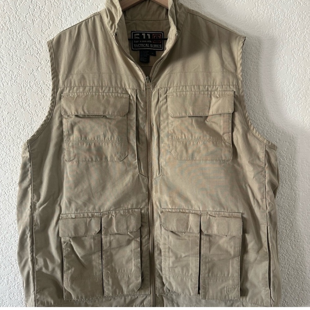 5.11 Tactical Utility Vest Men’s XL Tan Multi-Pocket Read Description